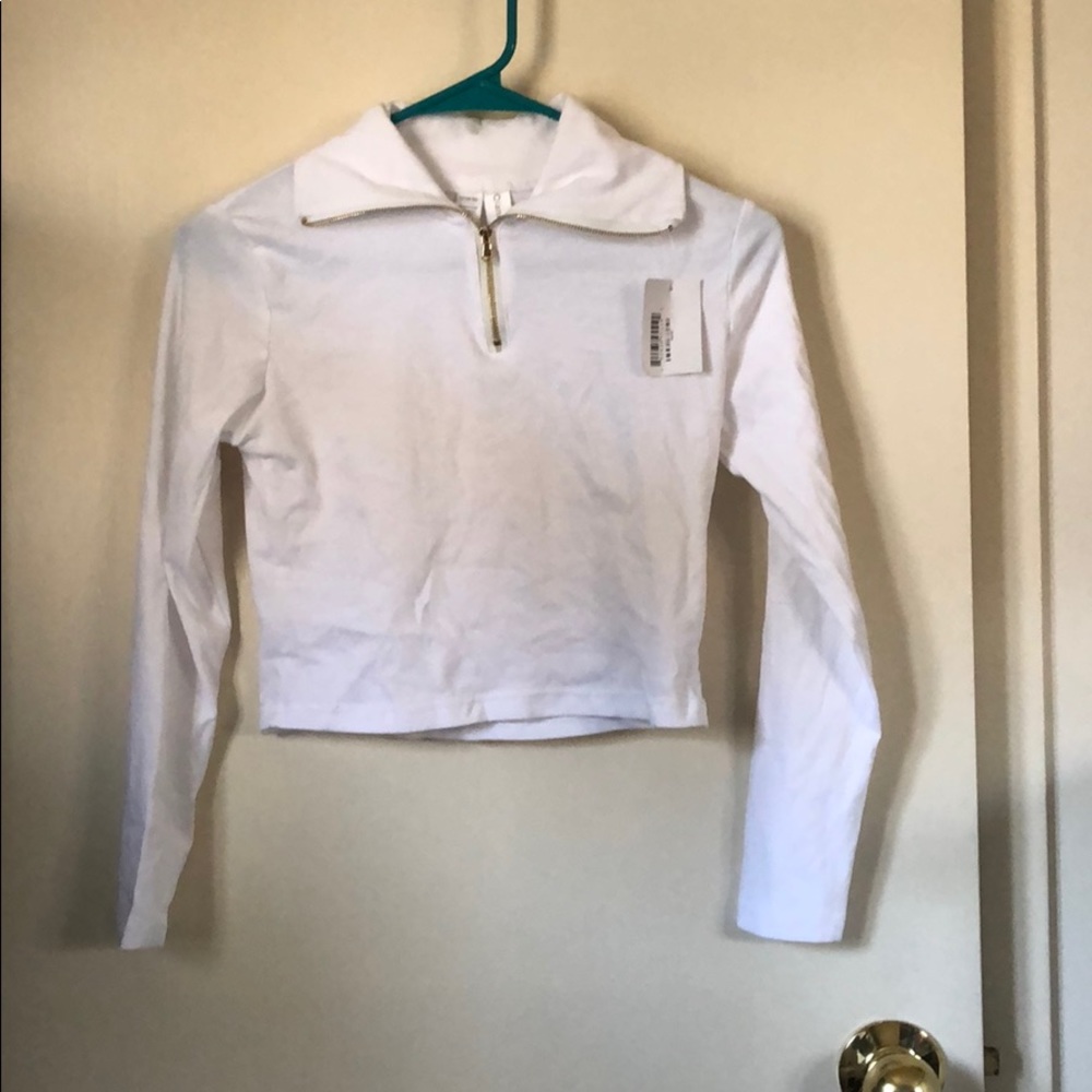 Turtleneck gold zippered pull over